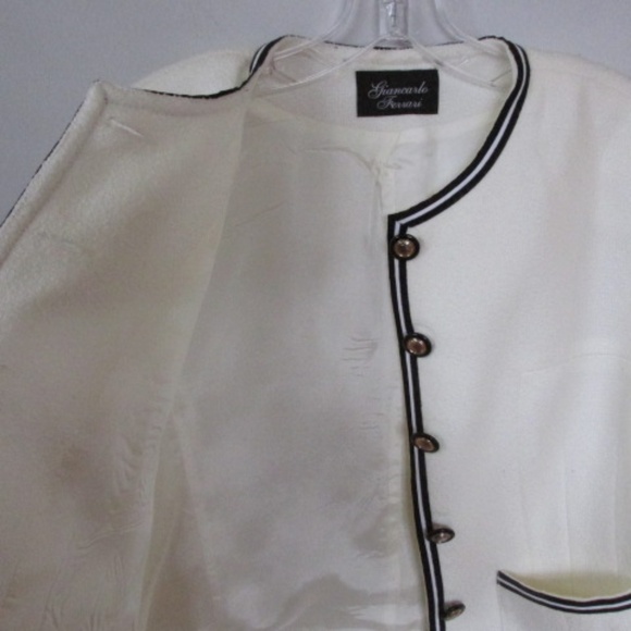 Ivory Boucle Jacket, Chanel-style, Size 8 - Picture 6 of 7